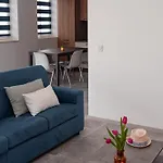 Designer 2bedroom And 2bath By Beyond Air Near Sea Retreat! *