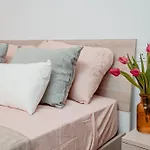 Designer 2bedroom And 2bath By Beyond Air Near Sea Retreat! *