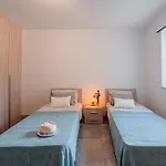 Lägenhet Designer 2bedroom And 2bath By Beyond Air Near Sea Retreat! *