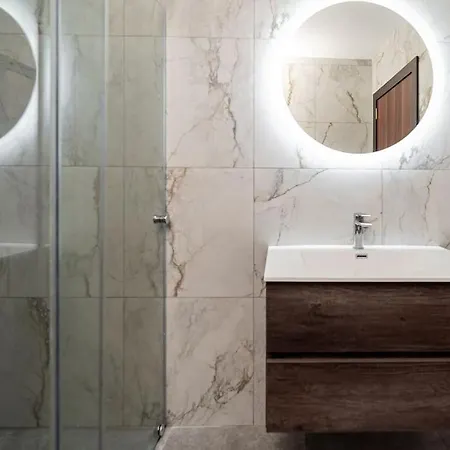 Designer 2bdr And 2bath Near Sea Retreat! * Gzira