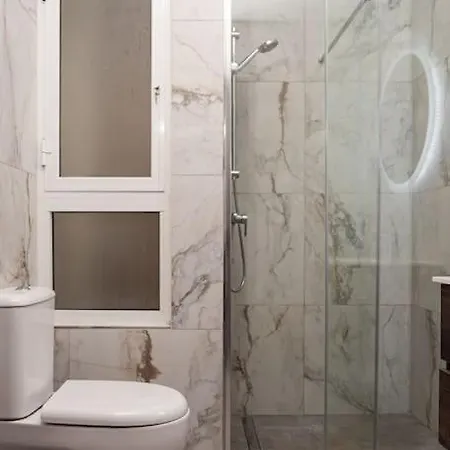 Designer 2bdr And 2bath Near Sea Retreat! *