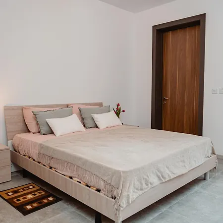 Designer 2bedroom And 2bath By Beyond Air Near Sea Retreat! شقة
