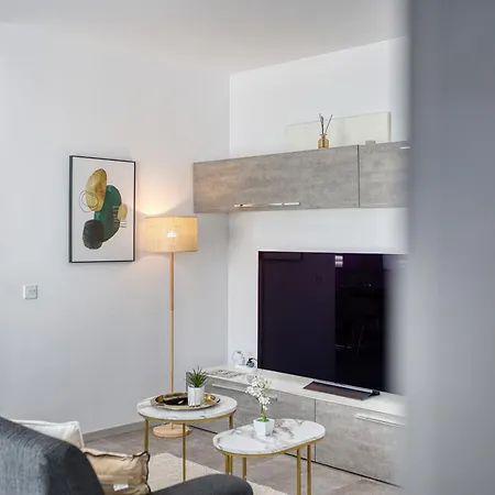 Designer 2bedroom And 2bath By Beyond Air Near Sea Retreat!