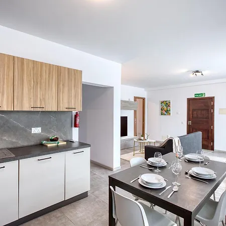 Designer 2bedroom And 2bath By Beyond Air Near Sea Retreat!