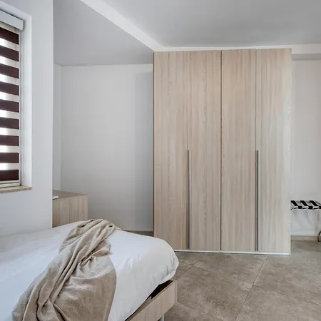 Designer 2bedroom And 2bath By Beyond Air Near Sea Retreat! * Gzira