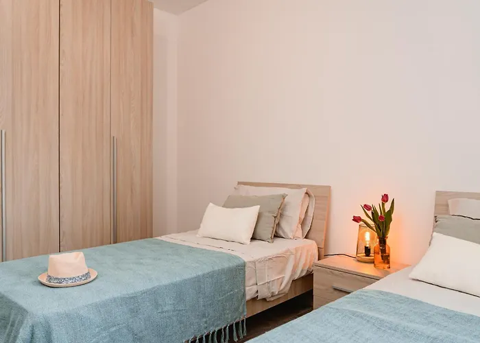 Designer 2bedroom And 2bath By Beyond Air Near Sea Retreat! *