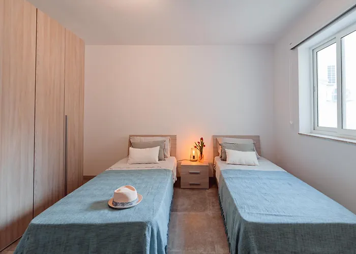 Apartman Designer 2bedroom And 2bath By Beyond Air Near Sea Retreat! *