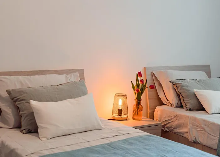 Designer 2bedroom And 2bath By Beyond Air Near Sea Retreat!