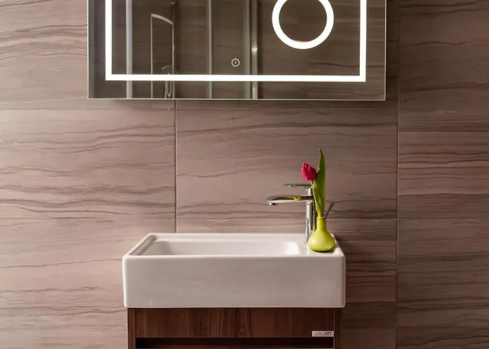 Designer 2bedroom And 2bath By Beyond Air Near Sea Retreat! Apartman